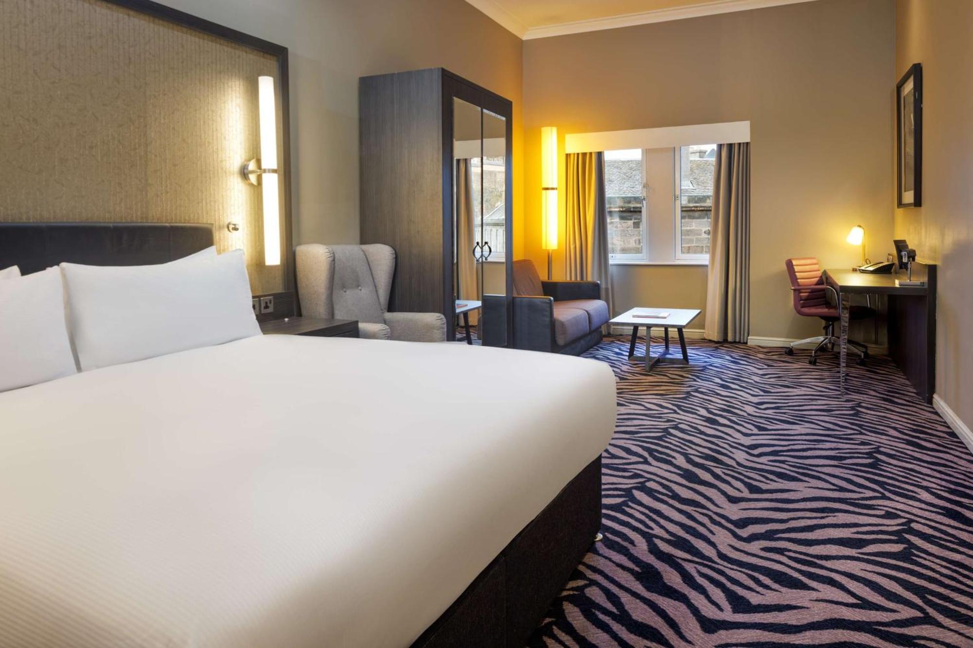 Doubletree By Hilton Edinburgh City Centre Екстериор снимка