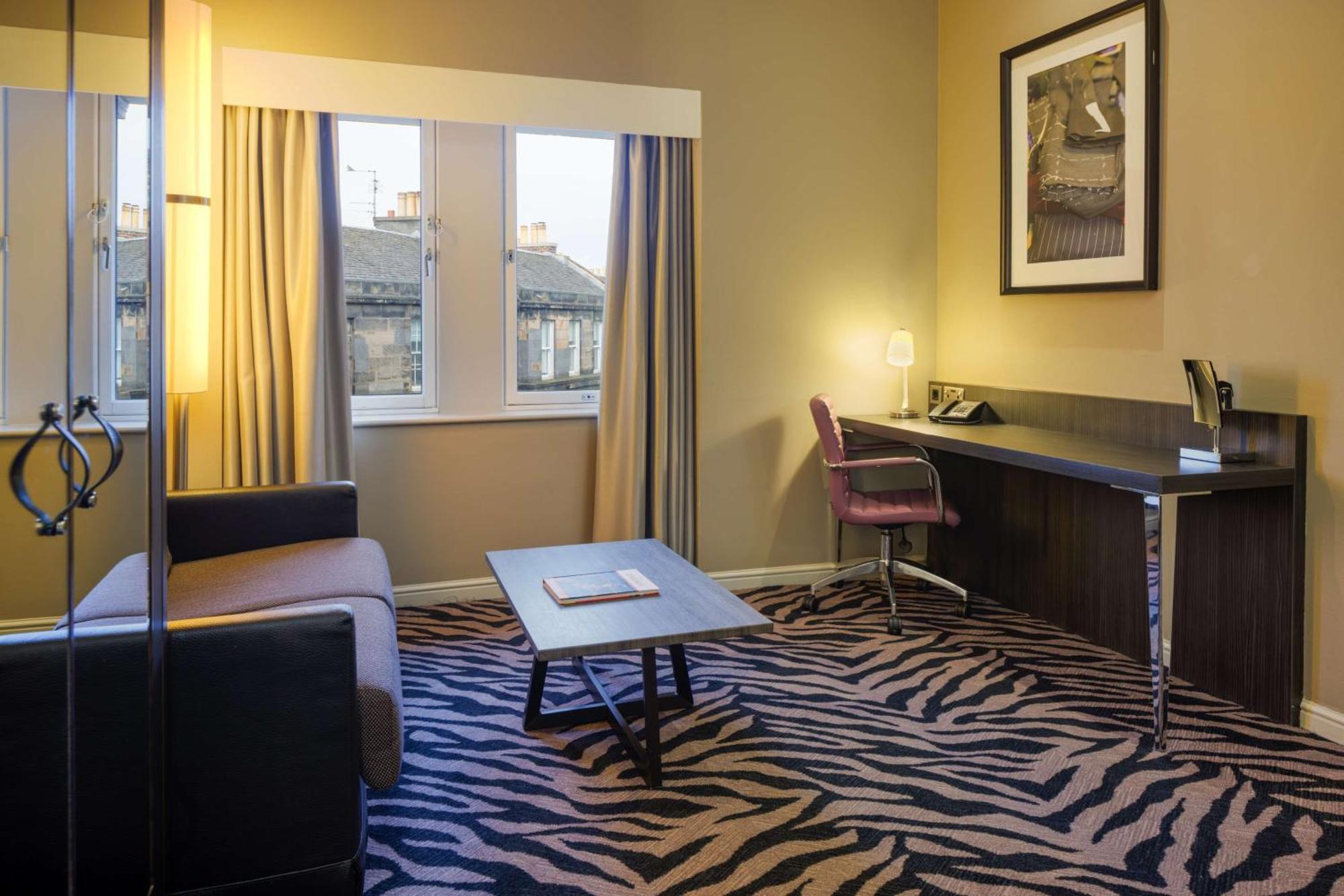 Doubletree By Hilton Edinburgh City Centre Екстериор снимка