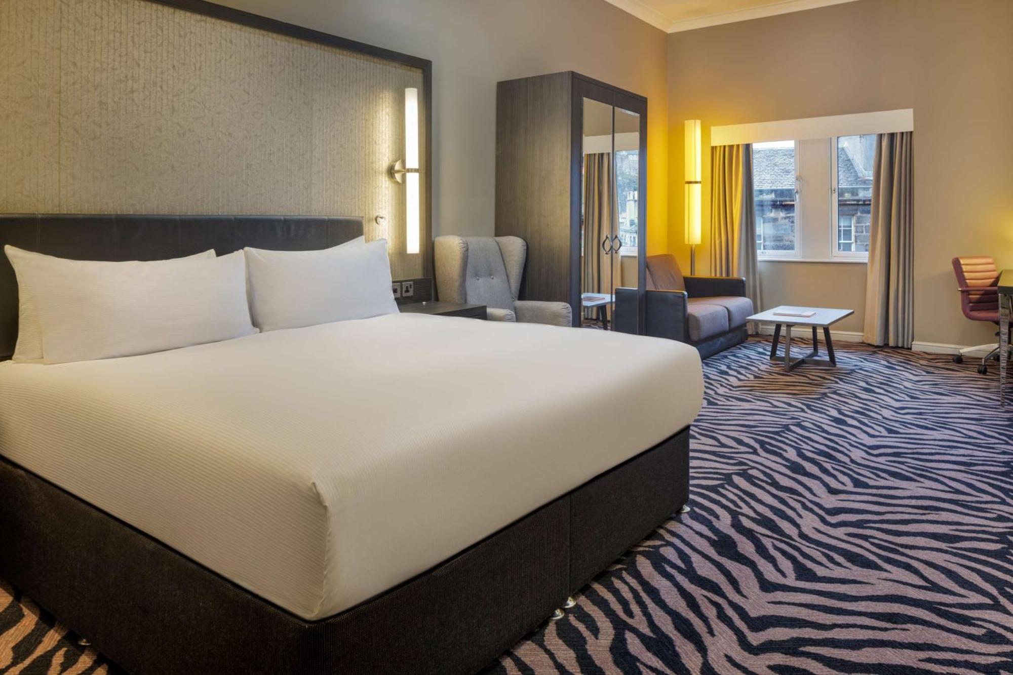Doubletree By Hilton Edinburgh City Centre Екстериор снимка