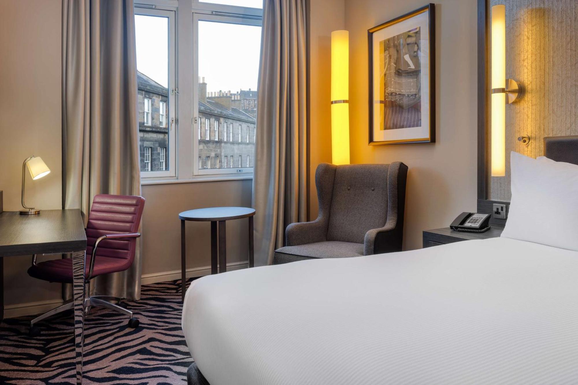 Doubletree By Hilton Edinburgh City Centre Екстериор снимка